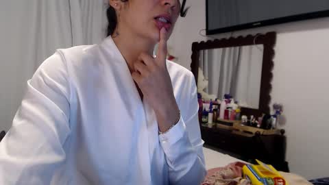 Snapshot of sweetsmile28 chatting on March 12, 2026, 12:39 am Dianis online show from March 12, 2026, 12:39 am