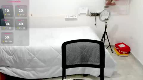 lili online show from November 16, 2025, 4:07 am