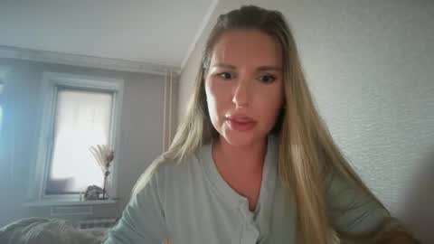Snapshot of sweetsxgirlsx chatting on July 29, 2026, 11:19 am SweetsxGirlsx online show from July 29, 2026, 11:19 am