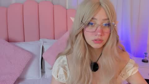 Snapshot of sweett_fire chatting on May 21, 2026, 5:53 pm sweett_fire online show from May 21, 2026, 5:53 pm