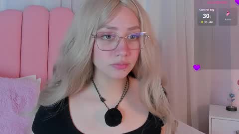 Snapshot of sweett_fire chatting on May 23, 2026, 6:12 pm sweett_fire online show from May 23, 2026, 6:12 pm