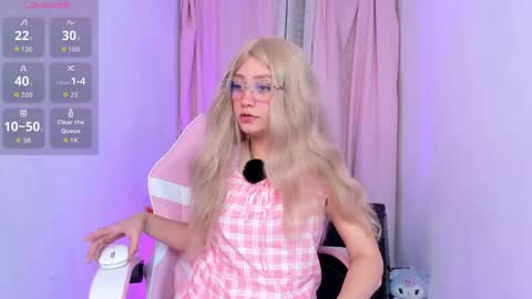 Snapshot of sweett_fire chatting on June 5, 2026, 8:03 pm sweett_fire online show from June 5, 2026, 8:03 pm