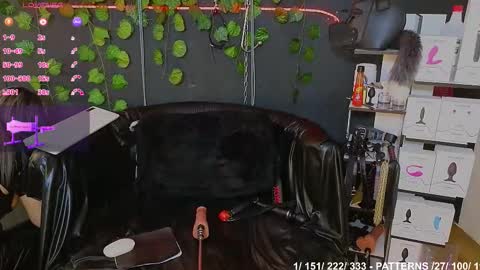 Molly -  INDEPENDENT MODEL online show from September 21, 2025, 9:16 pm