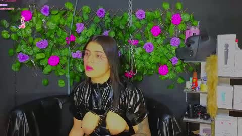 Snapshot of sweett_mollyy chatting on May 10, 2026, 7:57 am Molly - INDEPENDENT MODEL online show from May 10, 2026, 7:57 am