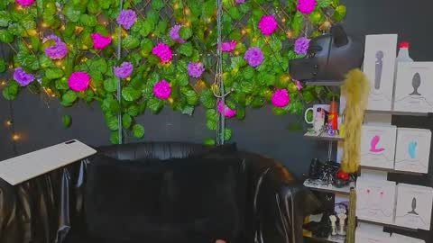 Snapshot of sweett_mollyy chatting on June 4, 2026, 8:31 am Molly - INDEPENDENT MODEL online show from June 4, 2026, 8:31 am