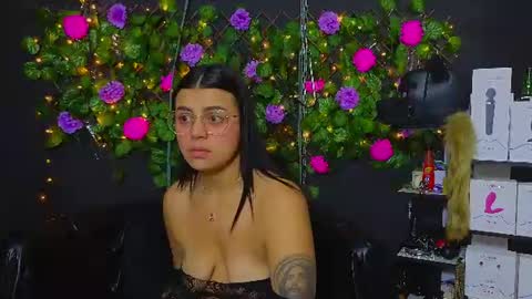Molly -  INDEPENDENT MODEL online show from June 26, 2026, 11:31 pm