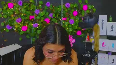 Molly -  INDEPENDENT MODEL online show from July 23, 2026, 9:35 pm