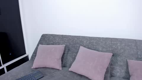 ALONDRA online show from February 4, 2026, 7:42 pm