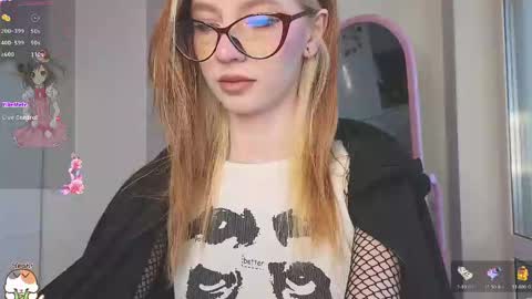 Snapshot of sweetuniporn chatting on December 7, 2024, 8:55 am Elis a little vacation Ill be here Saturday my schedules in bio online show from December 7, 2024, 8:55 am