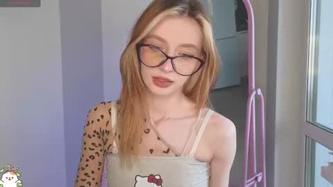 Snapshot of sweetuniporn chatting on December 9, 2024, 9:17 am Elis a little vacation Ill be here Saturday my schedules in bio online show from December 9, 2024, 9:17 am