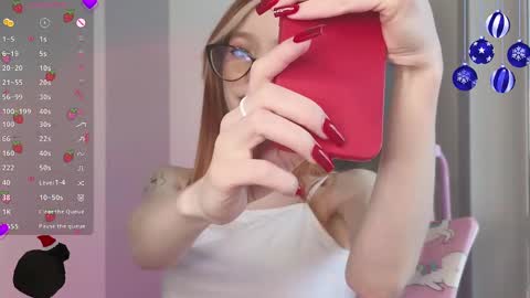 Snapshot of sweetuniporn chatting on December 15, 2024, 8:52 am Elis a little vacation Ill be here Saturday my schedules in bio online show from December 15, 2024, 8:52 am