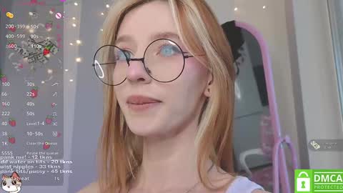 Snapshot of sweetuniporn chatting on January 15, 2025, 12:04 pm Elis a little vacation Ill be here Saturday my schedules in bio online show from January 15, 2025, 12:04 pm