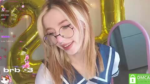 Snapshot of sweetuniporn chatting on January 18, 2025, 12:04 pm Elis a little vacation Ill be here Saturday my schedules in bio online show from January 18, 2025, 12:04 pm