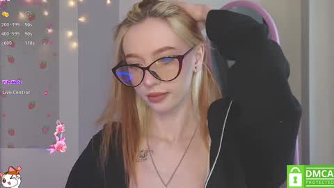 Snapshot of sweetuniporn chatting on January 26, 2025, 9:40 am Elis a little vacation Ill be here Saturday my schedules in bio online show from January 26, 2025, 9:40 am