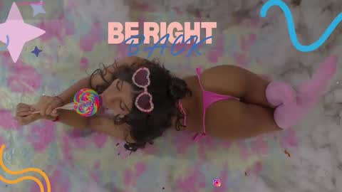 Snapshot of sweetviolet___ chatting on February 11, 2026, 11:59 am sweetviolet___ online show from February 11, 2026, 11:59 am