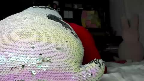 Mia online show from June 6, 2026, 1:54 am