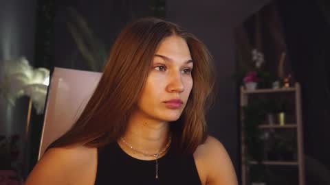 Snapshot of sweety_emilya chatting on May 18, 2026, 5:57 am Emily online show from May 18, 2026, 5:57 am