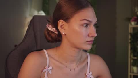 Snapshot of sweety_emilya chatting on June 4, 2026, 6:41 am Emily online show from June 4, 2026, 6:41 am