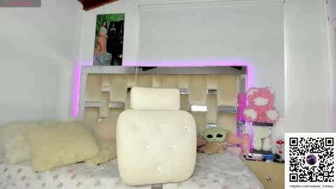 Snapshot of sweety_honeey chatting on March 6, 2025, 6:48 pm independent model online show from March 6, 2025, 6:48 pm