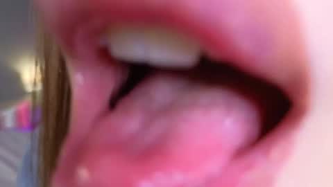 Molly online show from September 28, 2025, 5:07 pm