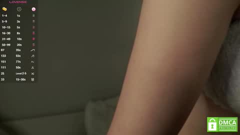 Astrid online show from December 17, 2025, 9:21 pm