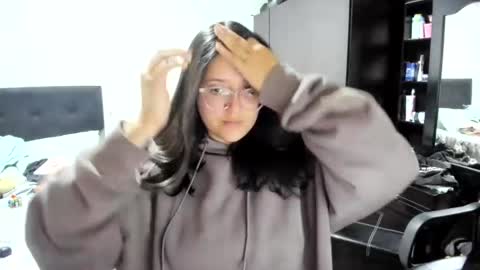 sweetyypeach online show from December 4, 2024, 2:42 am