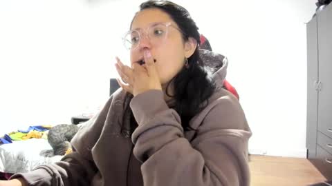 sweetyypeach online show from December 4, 2024, 5:49 am