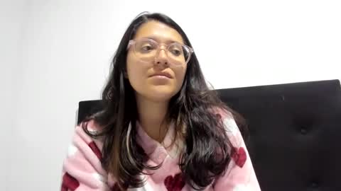 sweetyypeach online show from December 19, 2024, 4:45 am