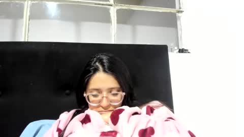 sweetyypeach online show from January 7, 2025, 5:54 am