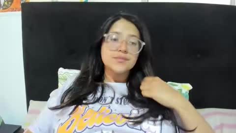 sweetyypeach online show from January 12, 2025, 5:01 pm