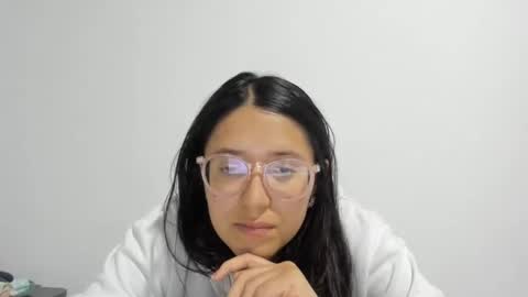 sweetyypeach online show from January 18, 2025, 5:31 am