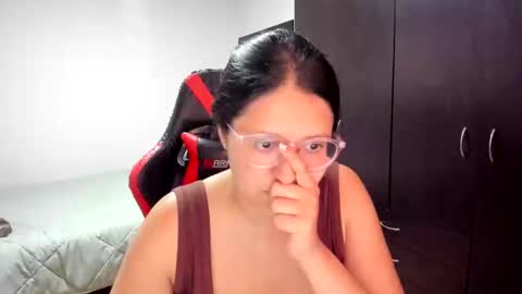 sweetyypeach online show from February 18, 2025, 8:36 pm