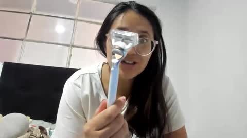 sweetyypeach online show from February 20, 2025, 7:08 pm