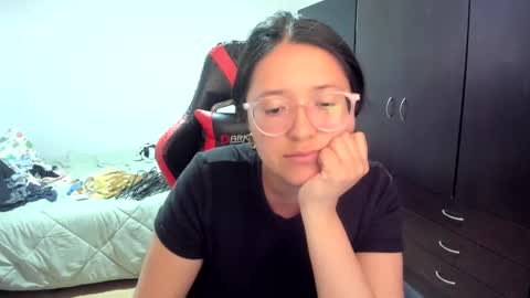 sweetyypeach online show from February 21, 2025, 9:22 pm