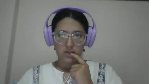 sweetyypeach online show from February 23, 2025, 4:28 am