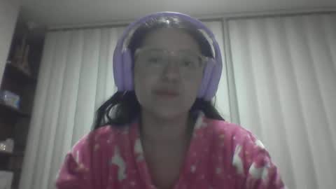 sweetyypeach online show from March 5, 2025, 3:08 am