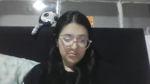 sweetyypeach online show from November 16, 2025, 3:23 am