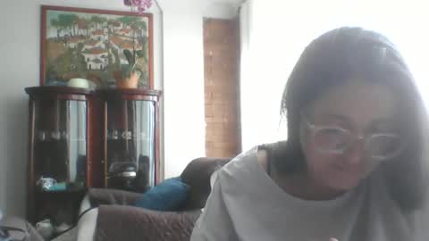 sweetyypeach online show from November 19, 2025, 7:47 pm