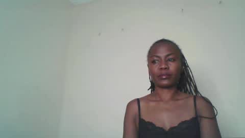Snapshot of swtebony1 chatting on May 6, 2026, 10:48 pm ALICIA online show from May 6, 2026, 10:48 pm