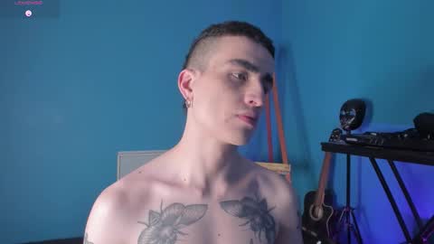 Snapshot of syd_onnfire chatting on November 21, 2025, 7:01 pm Syd online show from November 21, 2025, 7:01 pm