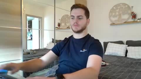 syl092 online show from January 14, 2025, 1:28 pm