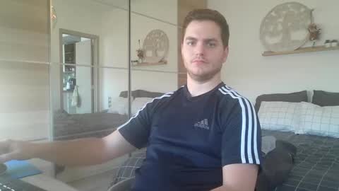 syl092 online show from February 1, 2025, 2:56 pm