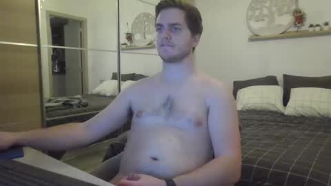 syl092 online show from March 10, 2025, 6:23 pm