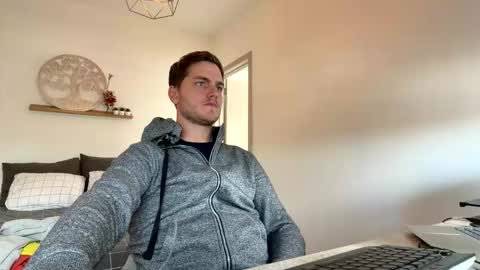 syl092 online show from March 26, 2026, 2:00 pm