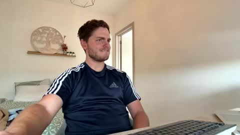 syl092 online show from April 10, 2026, 1:16 pm