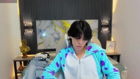 Snapshot of sylasfrost chatting on November 20, 2025, 7:13 pm sylasfrost online show from November 20, 2025, 7:13 pm