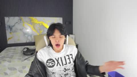 Snapshot of sylasfrost chatting on December 4, 2025, 7:33 pm sylasfrost online show from December 4, 2025, 7:33 pm