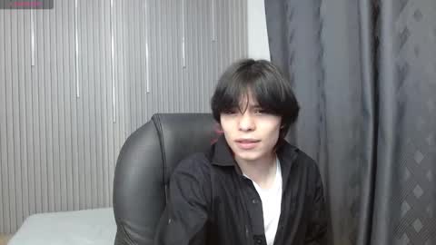 Snapshot of sylasfrost chatting on March 16, 2026, 1:33 am sylasfrost online show from March 16, 2026, 1:33 am