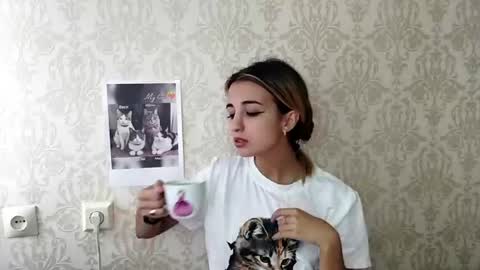 Emily online show from July 23, 2026, 1:42 pm