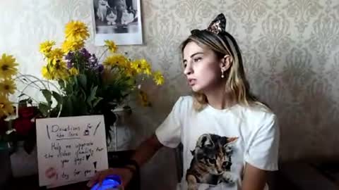 Emily online show from July 28, 2026, 3:21 pm